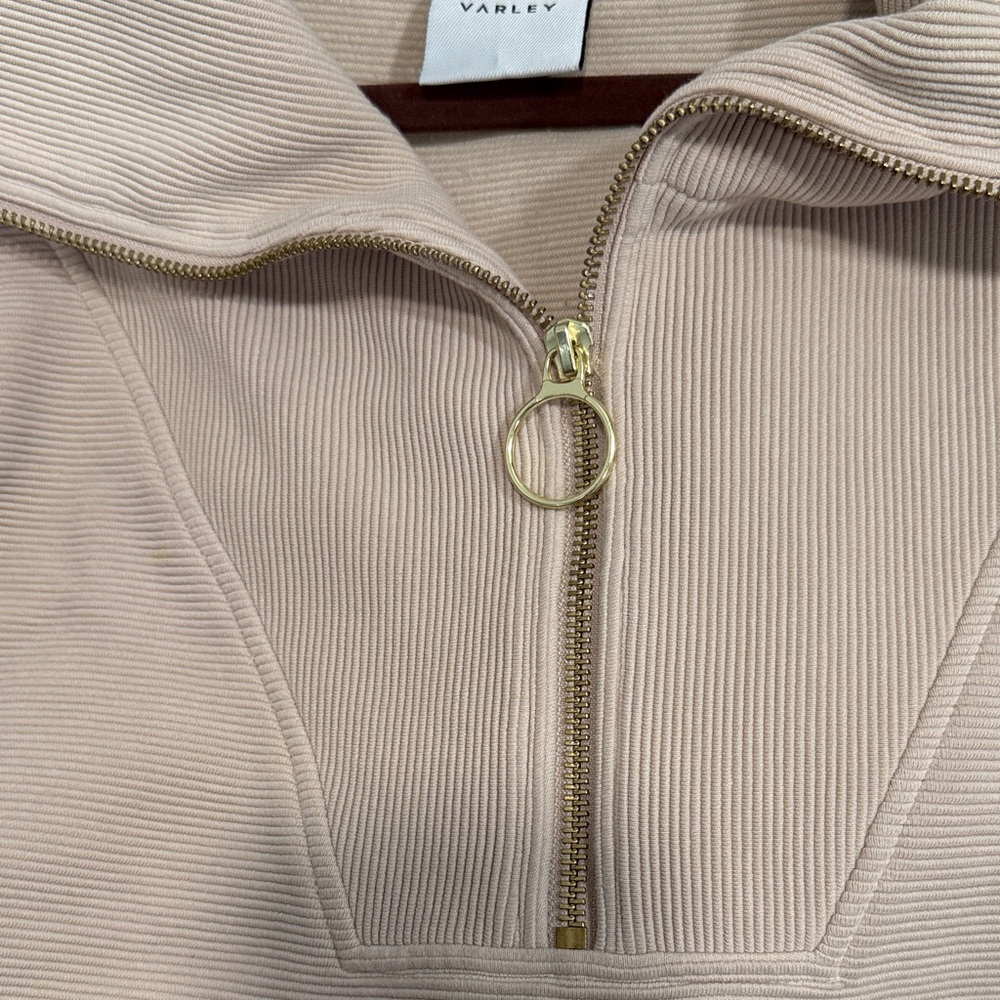 Small Euc Varley Cream Pullover Jacket With Gold … - image 5